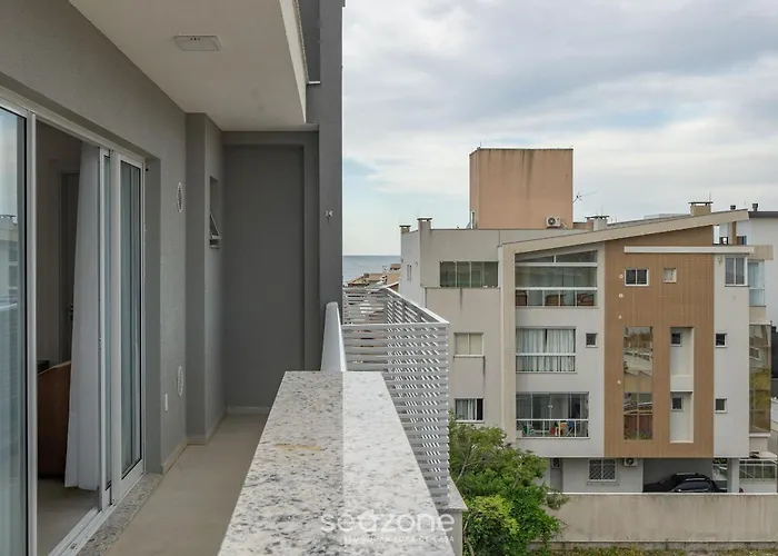 Apto C/ Piscina E Churrasqueira Bombinhas Rna0303